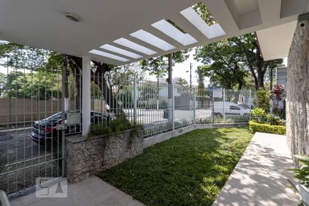 Casa para alugar com 430m², 3 quartos e 6 vagas Casa para alugar com 430m², 3 quartos e 6 vagasEntrada