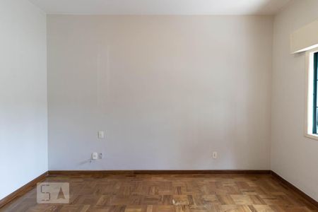 Casa para alugar com 430m², 3 quartos e 6 vagas Casa para alugar com 430m², 3 quartos e 6 vagasSuíte