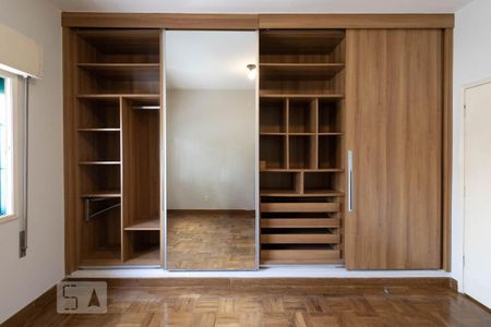 Casa para alugar com 430m², 3 quartos e 6 vagas Casa para alugar com 430m², 3 quartos e 6 vagasQuarto 2