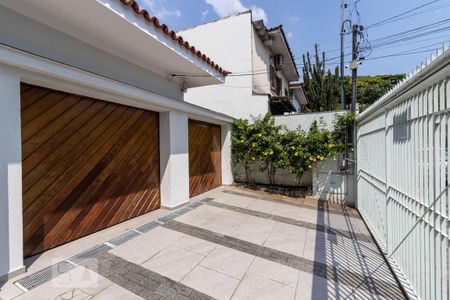 Casa para alugar com 430m², 3 quartos e 6 vagas Casa para alugar com 430m², 3 quartos e 6 vagasGaragem