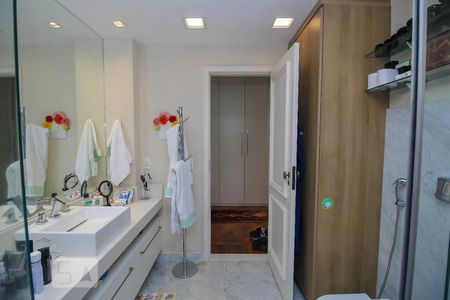 Apartamento à venda com 400m², 6 quartos e 2 vagasBanheiro da Suíte