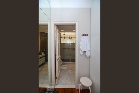 Apartamento à venda com 400m², 6 quartos e 2 vagasCloset do Quarto