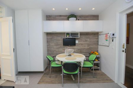 Apartamento à venda com 400m², 6 quartos e 2 vagasCozinha - Armários