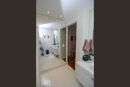 Apartamento à venda com 400m², 6 quartos e 2 vagasBanheiro Corredor