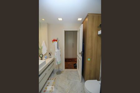 Apartamento à venda com 400m², 6 quartos e 2 vagasBanheiro da Suíte