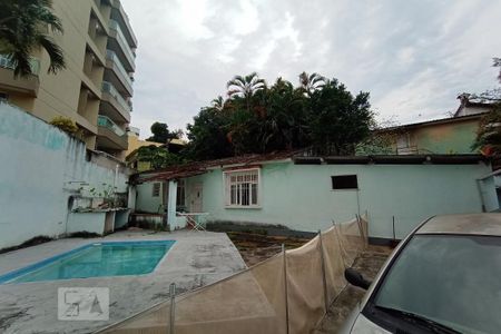 Casa à venda com 450m², 4 quartos e 8 vagasQuintal