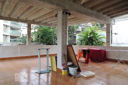 Casa à venda com 450m², 4 quartos e 8 vagasTerraço