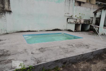 Casa à venda com 450m², 4 quartos e 8 vagasPiscina
