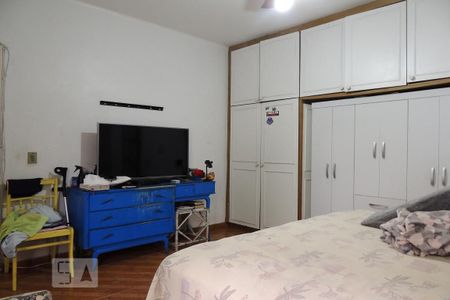 Casa à venda com 450m², 4 quartos e 8 vagasQuarto 1 - Armários