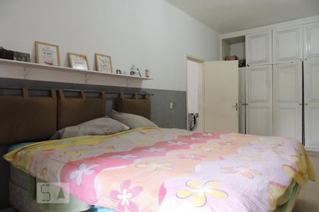 Casa à venda com 450m², 4 quartos e 8 vagasQuarto 4 - Suíte