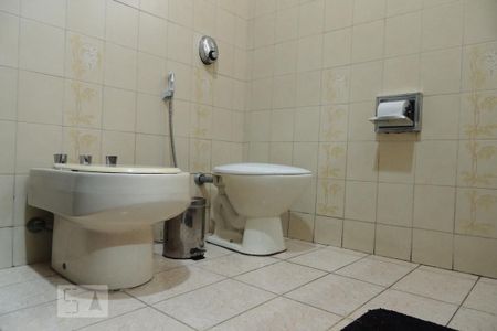 Casa à venda com 450m², 4 quartos e 8 vagasBanheiro Social