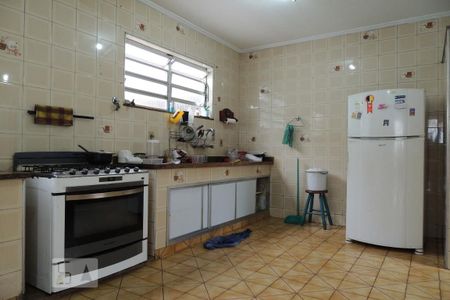 Casa à venda com 450m², 4 quartos e 8 vagasCozinha - Armários