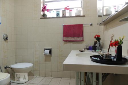 Casa à venda com 450m², 4 quartos e 8 vagasBanheiro Social