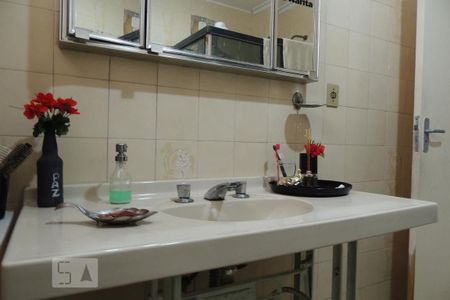 Casa à venda com 450m², 4 quartos e 8 vagasBanheiro Social