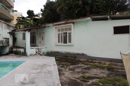 Casa à venda com 450m², 4 quartos e 8 vagasEdícula