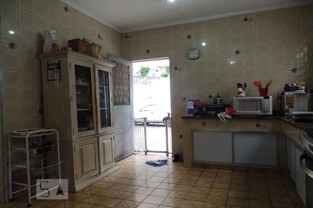 Casa à venda com 450m², 4 quartos e 8 vagasCozinha - Armários