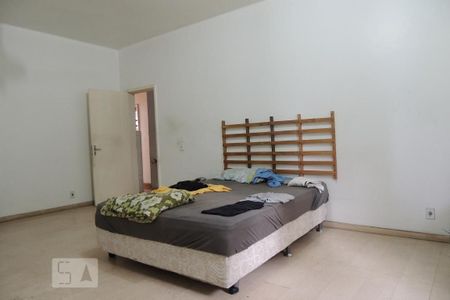 Casa à venda com 450m², 4 quartos e 8 vagasQuarto 2