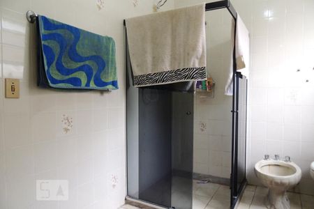 Casa à venda com 450m², 4 quartos e 8 vagasBanheiro da Suíte