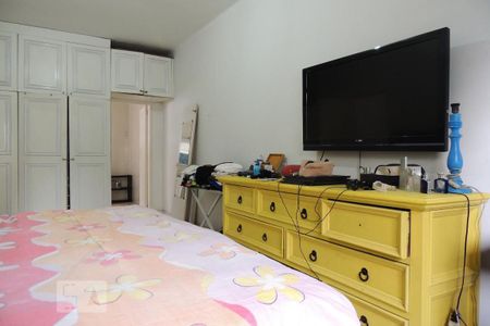 Casa à venda com 450m², 4 quartos e 8 vagasQuarto 4 - Suíte