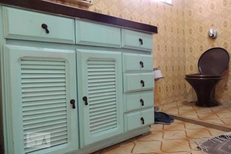 Casa à venda com 450m², 4 quartos e 8 vagasBanheiro Social