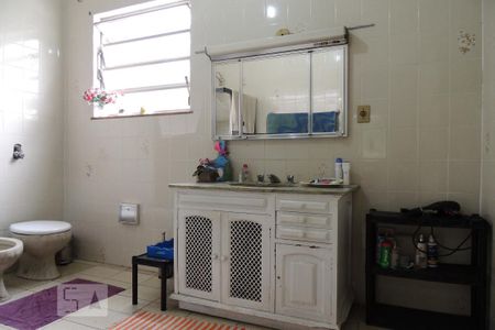 Casa à venda com 450m², 4 quartos e 8 vagasBanheiro da Suíte