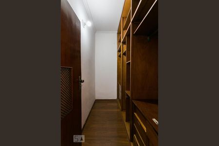 Casa à venda com 280m², 3 quartos e 8 vagasCloset da Suíte