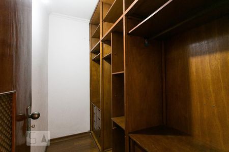 Casa à venda com 280m², 3 quartos e 8 vagasCloset da Suíte