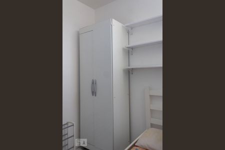 Quarto 1 de apartamento para alugar com 2 quartos, 40m² em Costa Azul, Salvador