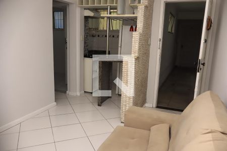 Sala de apartamento para alugar com 2 quartos, 40m² em Costa Azul, Salvador