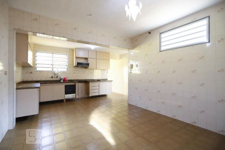 Casa à venda com 228m², 4 quartos e 3 vagasCozinha