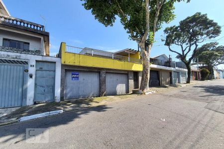 Casa à venda com 228m², 4 quartos e 3 vagasFachada