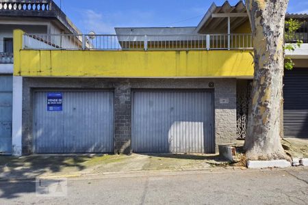 Casa à venda com 228m², 4 quartos e 3 vagasFachada