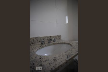 Apartamento para alugar com 64m², 2 quartos e 1 vagaBanheiro - Torneira