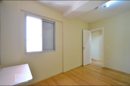Quarto 1 de apartamento para alugar com 2 quartos, 62m² em Vila Fachini, São Paulo
