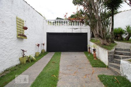 Casa para alugar com 401m², 4 quartos e 4 vagas Casa para alugar com 401m², 4 quartos e 4 vagasGaragem