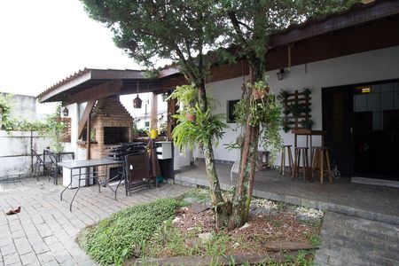 Casa para alugar com 401m², 4 quartos e 4 vagas Casa para alugar com 401m², 4 quartos e 4 vagasQuintal