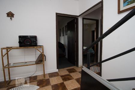 Casa para alugar com 401m², 4 quartos e 4 vagas Casa para alugar com 401m², 4 quartos e 4 vagasCorredor