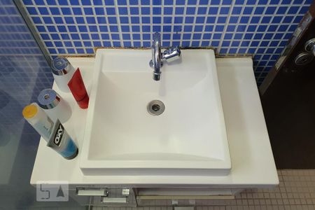 Apartamento para alugar com 65m², 2 quartos e 1 vagaBanheiro