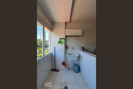 Apartamento para alugar com 65m², 2 quartos e 1 vagaÁrea de serviço