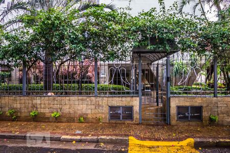 Apartamento à venda com 85m², 3 quartos e 1 vaga Apartamento à venda com 85m², 3 quartos e 1 vagaFachada