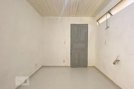 Quarto / Cozinha de kitnet/studio para alugar com 1 quarto, 15m² em Braz de Pina, Rio de Janeiro