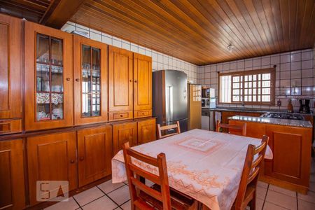 Casa à venda com 258m², 3 quartos e 3 vagasCozinha 