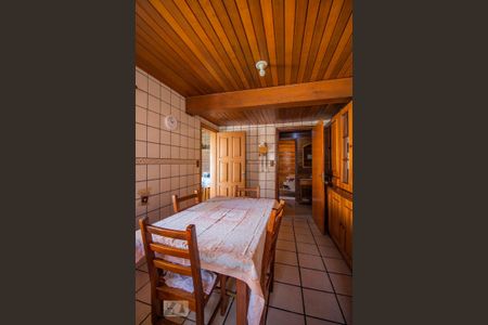 Casa à venda com 258m², 3 quartos e 3 vagasCozinha 