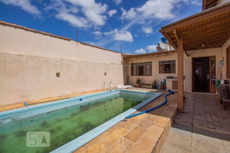 Casa à venda com 258m², 3 quartos e 3 vagasPiscina