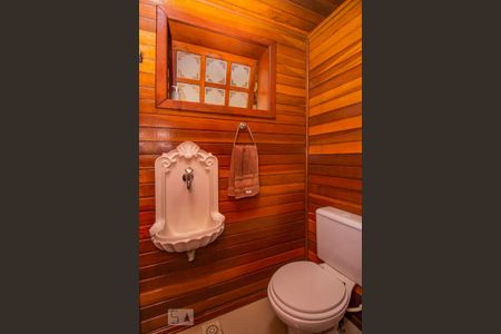 Casa à venda com 258m², 3 quartos e 3 vagasLavabo 