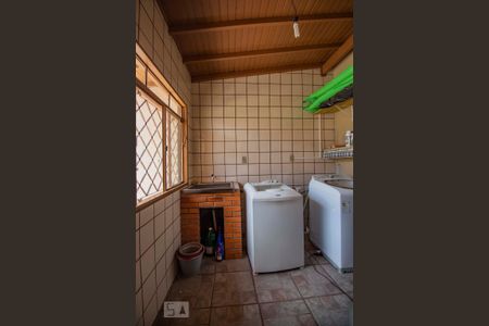 Casa à venda com 258m², 3 quartos e 3 vagasLavanderia 