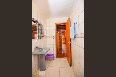 Casa à venda com 258m², 3 quartos e 3 vagasBanheiro 