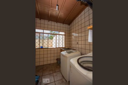 Casa à venda com 258m², 3 quartos e 3 vagasLavanderia 