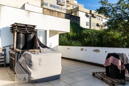 Apartamento para alugar com 215m², 3 quartos e 2 vagas Apartamento para alugar com 215m², 3 quartos e 2 vagasCobertura