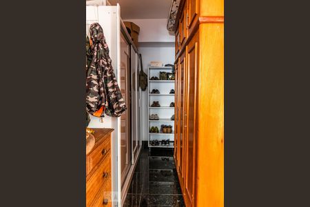 Apartamento para alugar com 215m², 3 quartos e 2 vagas Apartamento para alugar com 215m², 3 quartos e 2 vagasCloset